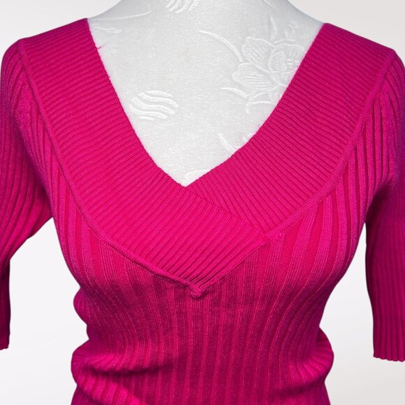 Hot Pink Ribbed V-Neck Sweater Y2K Fit City Streets Size Medium - Picture 2 of 8